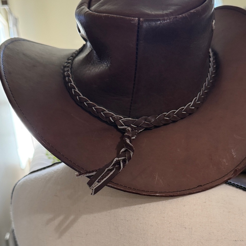 Handmade Western-style Cowboy Hat Crafted From Genuine Brown Cowhide Leather - Picture 5 of 8